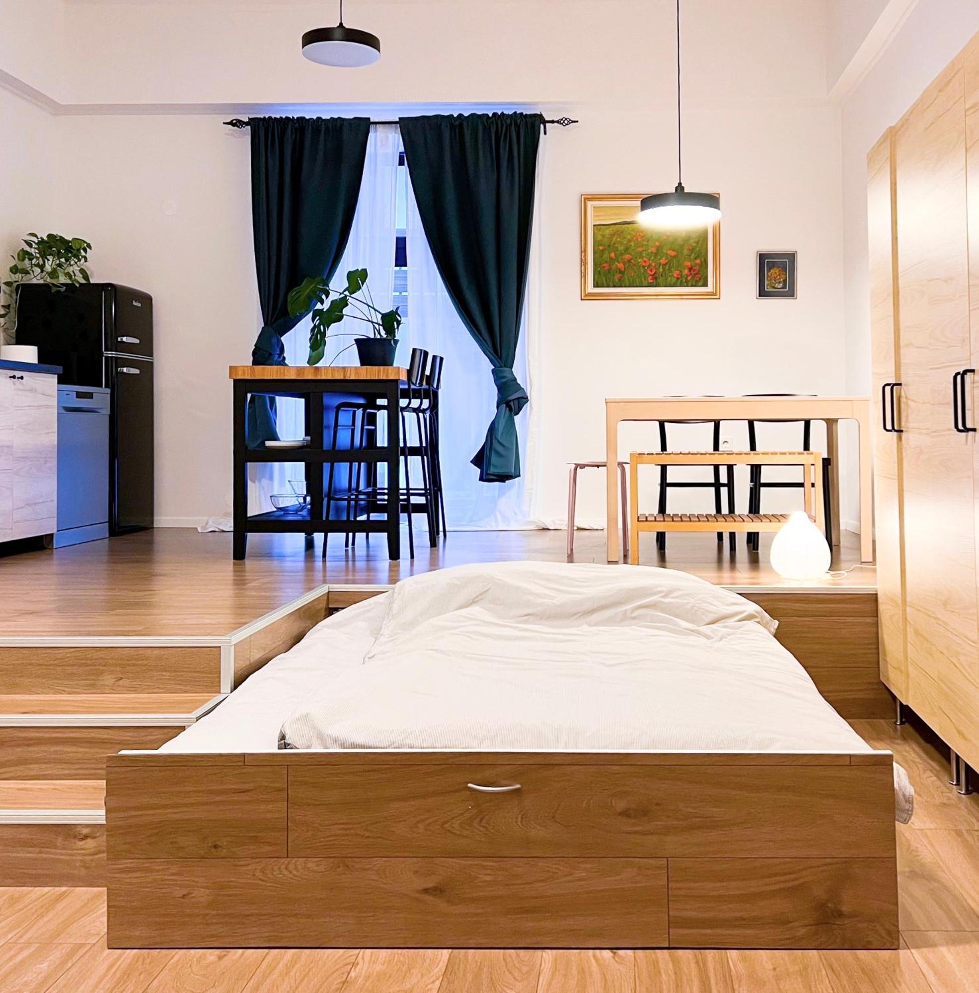 Aumetz Square Apartment